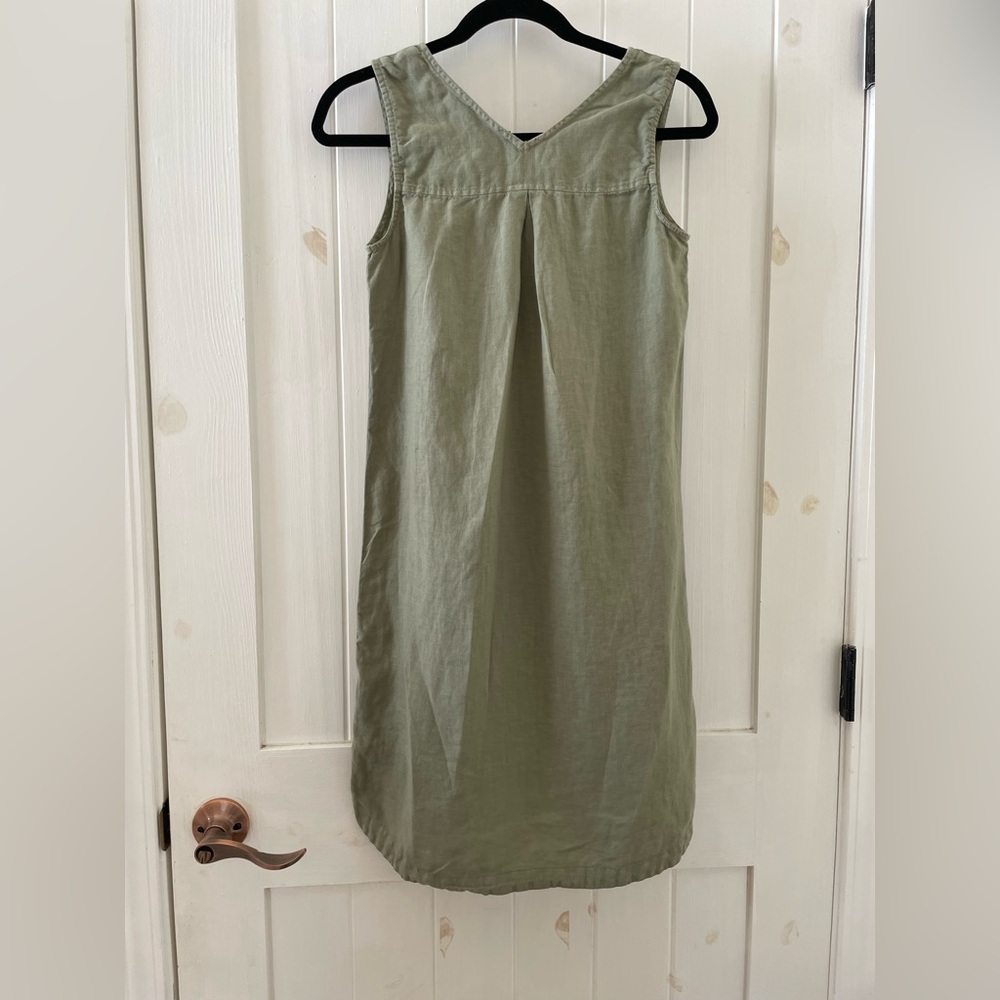Tahari Sleeveless Olive Green 100% Linen Dress with Button Accents size XS - Picture 2 of 4